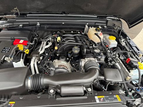 Used 2021 Jeep Wrangler Sport AWD/4WD image 22