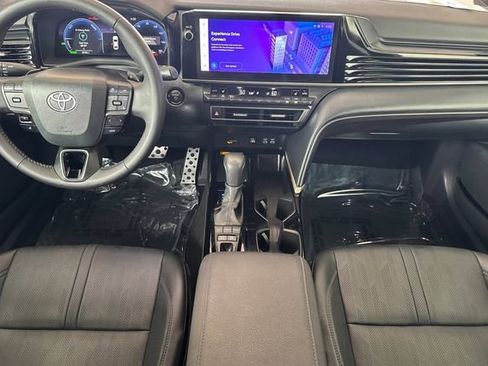 Used 2025 Toyota Camry XSE FWD image 10