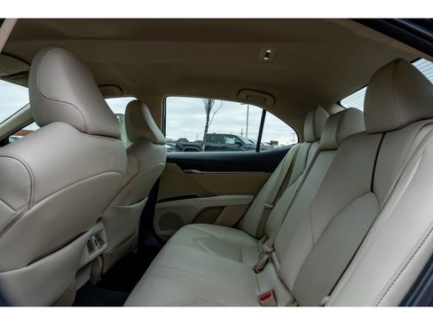 Used 2021 Toyota Camry XLE w/ Navigation Package image 13