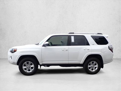 Used 2019 Toyota 4Runner SR5 AWD/4WD image 2