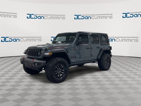 Used 2024 Jeep Wrangler Unlimited Rubicon w/ XTREMEE 35" Tire Package image 4