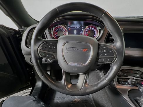 Used 2023 Dodge Challenger SXT image 18