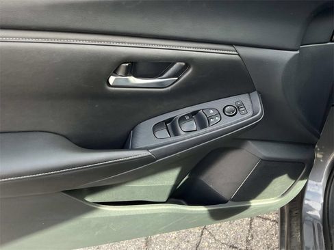 Used 2024 Nissan Sentra SV image 12