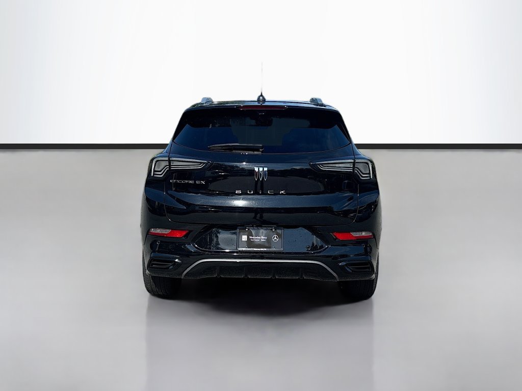 Used 2025 Buick Encore GX Avenir w/ Avenir Technology Package FWD image 4