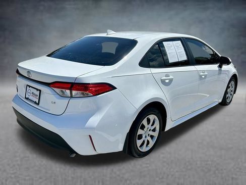 Used 2025 Toyota Corolla LE FWD image 5