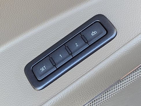 Used 2019 Chevrolet Tahoe LT RWD image 19