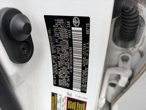 Used 2012 Toyota Camry L image 23