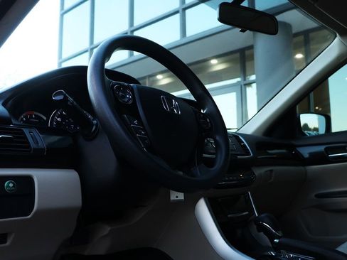 Used 2016 Honda Accord LX image 38