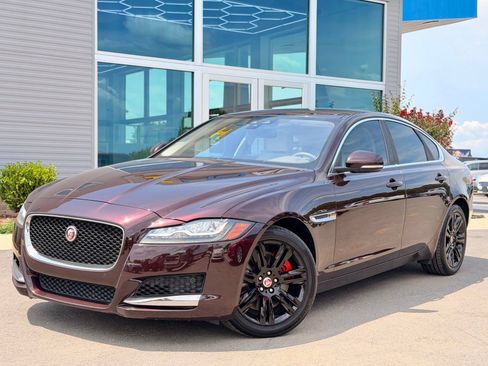 Used 2016 Jaguar XF Premium RWD image 3