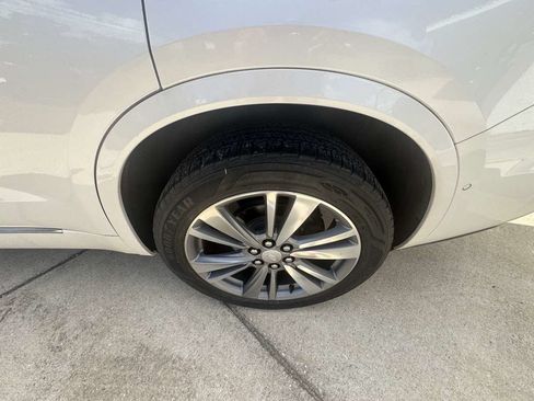 Used 2020 Cadillac XT6 Premium Luxury FWD image 30