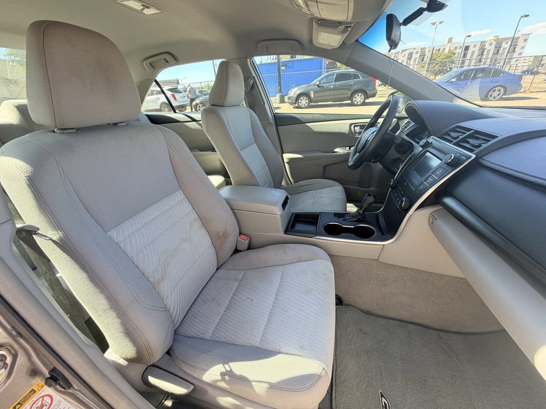 Used 2016 Toyota Camry LE FWD image 11