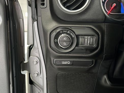 Used 2020 Jeep Gladiator Rubicon image 13