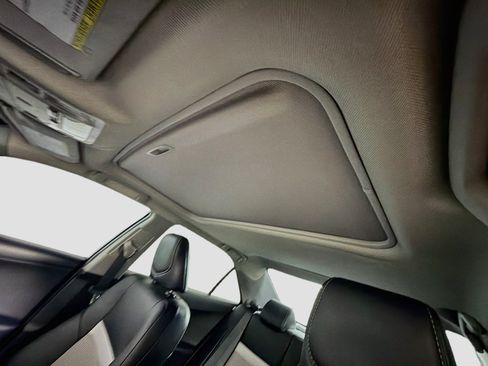 Used 2014 Toyota Camry SE FWD image 31
