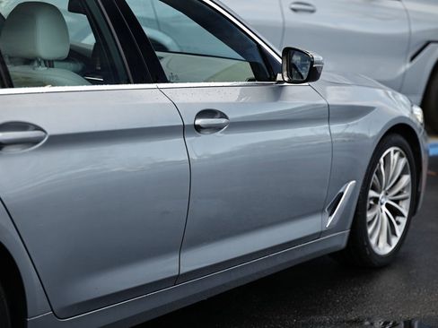 Used 2023 BMW 530i xDrive w/ Convenience Package image 7