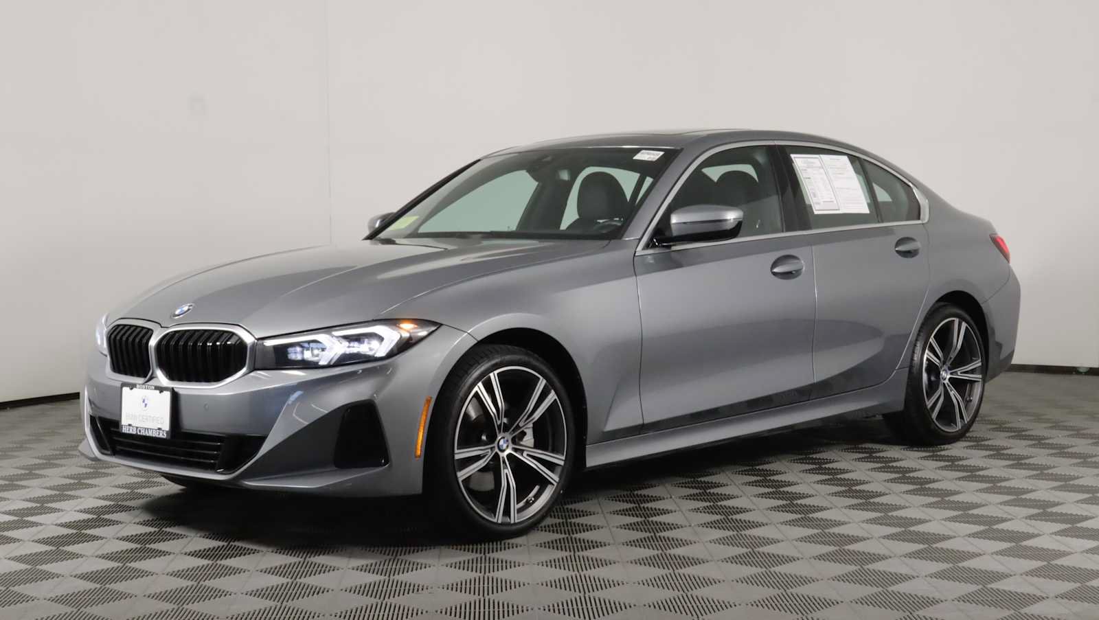 Used 2024 BMW 330i xDrive Sedan w/ Premium Package AWD/4WD image 3