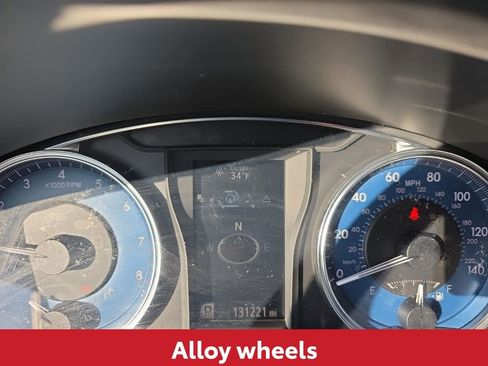 Used 2017 Toyota Camry XLE image 19