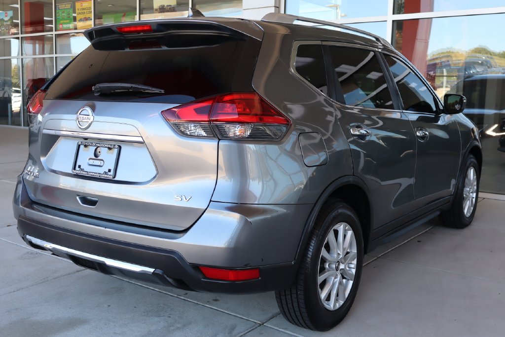 Used 2017 Nissan Rogue SV FWD image 10