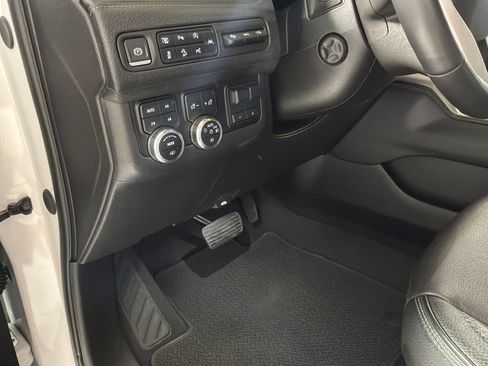Used 2024 GMC Yukon Denali w/ Denali Reserve Package AWD/4WD image 12
