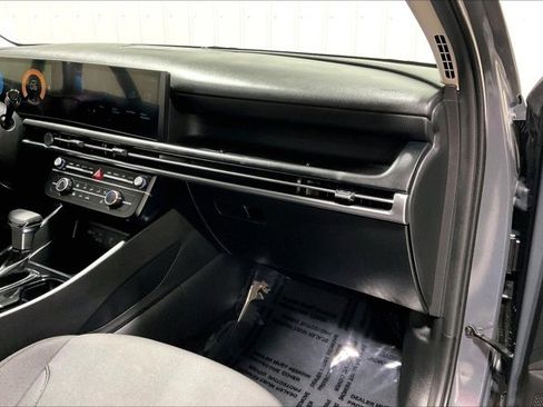 Used 2025 Hyundai Tucson SE image 16