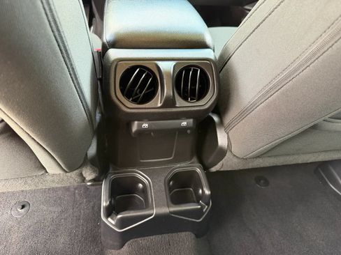 Used 2019 Jeep Wrangler Unlimited Sport S AWD/4WD image 39