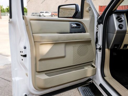 Used 2017 Ford Expedition Limited w/ Equipment Group 301A RWD image 39