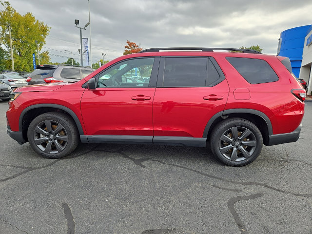 Used 2025 Honda Pilot Sport image 5