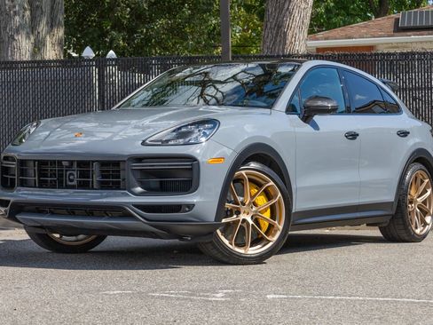 Used 2023 Porsche Cayenne Turbo GT AWD/4WD image 1