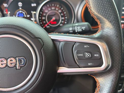 Used 2021 Jeep Gladiator Mojave AWD/4WD image 22