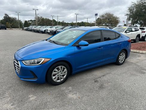 Used 2017 Hyundai Elantra SE image 11