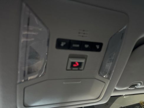 Used 2021 Toyota RAV4 LE image 20