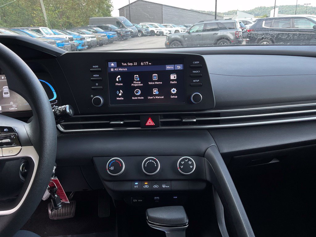 Used 2026 Hyundai Elantra SE w/ Cargo Package FWD image 16