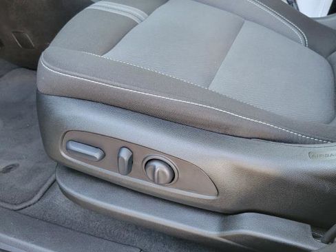 Certified 2025 Chevrolet Blazer LT image 9