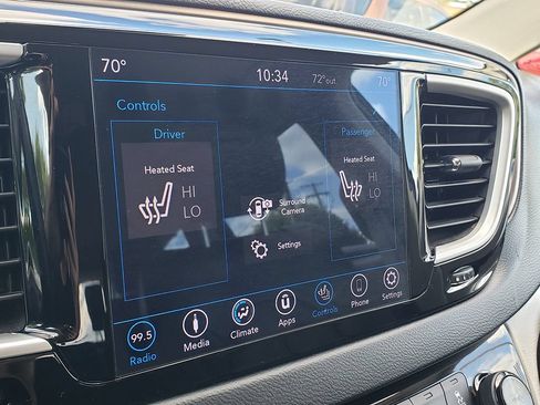Used 2018 Chrysler Pacifica Touring-L w/ Advanced Safetytec Group FWD image 19