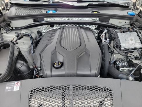 New 2026 Porsche Macan Turbo AWD/4WD image 31