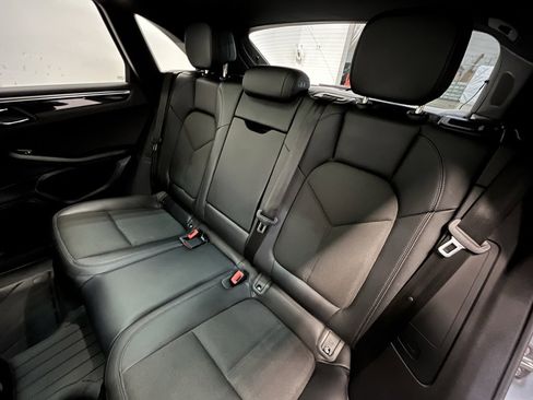 Used 2023 Porsche Macan image 14