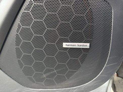 Used 2019 Subaru Ascent Limited w/ Popular Package #2A image 16