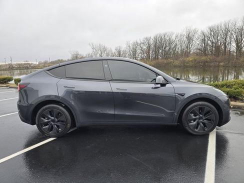Used 2024 Tesla Model Y Long Range image 6
