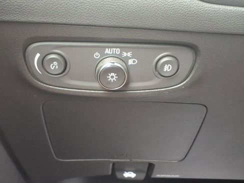Used 2023 Buick Encore GX Preferred w/ Cold Weather Comfort Package AWD/4WD image 18