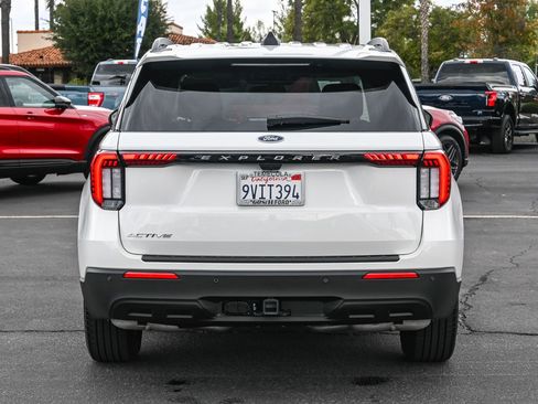 Used 2025 Ford Explorer Active image 5