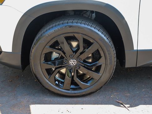 Used 2022 Volkswagen Taos SEL FWD image 11