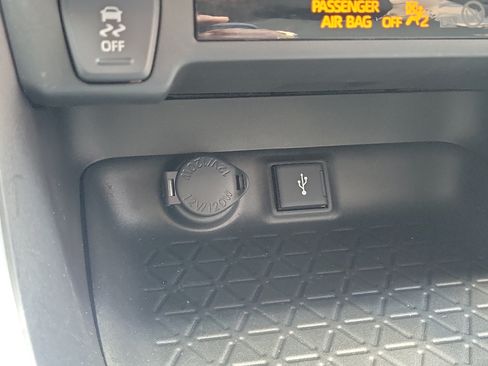 Used 2022 Toyota RAV4 XLE w/ Convenience Package AWD/4WD image 29