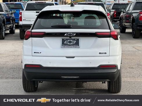 New 2027 Chevrolet Bolt LT FWD image 5