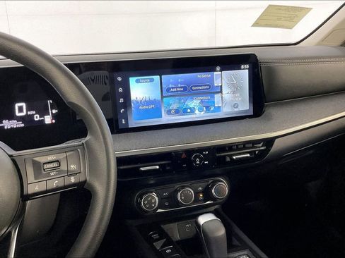 Certified 2025 Nissan Kicks SV image 9