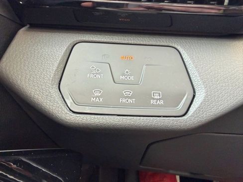 New 2025 Volkswagen ID.4 Pro S image 25