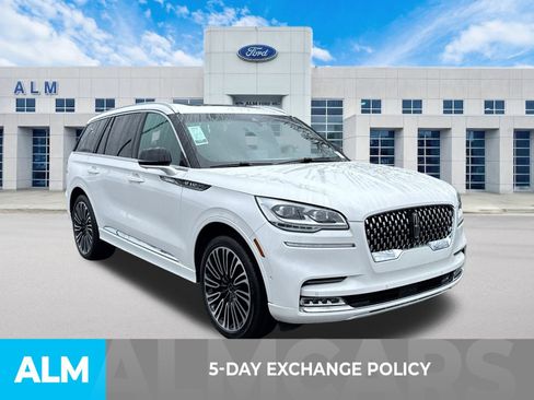 Used 2023 Lincoln Aviator Black Label w/ Class IV Trailer Tow Package image 4