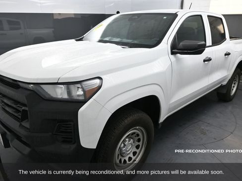 Used 2024 Chevrolet Colorado W/T w/ WT Convenience Package image 2