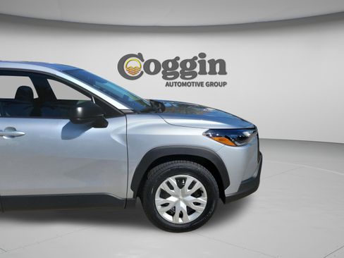 Certified 2024 Toyota Corolla Cross L FWD image 32