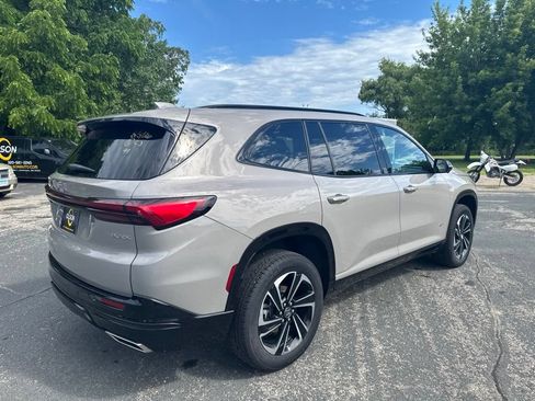 Used 2026 Buick Enclave Preferred AWD/4WD image 5