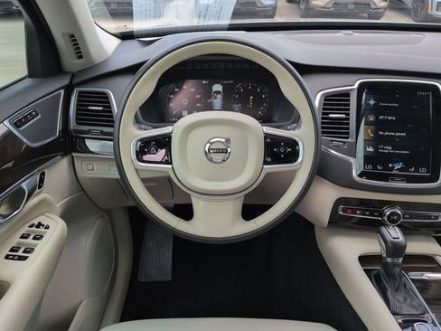 Used 2019 Volvo XC90 T6 Momentum w/ Protection Package AWD/4WD image 16
