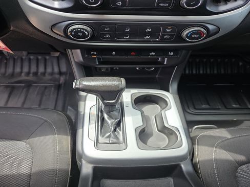 Used 2020 Chevrolet Colorado LT w/ Safety Package image 17